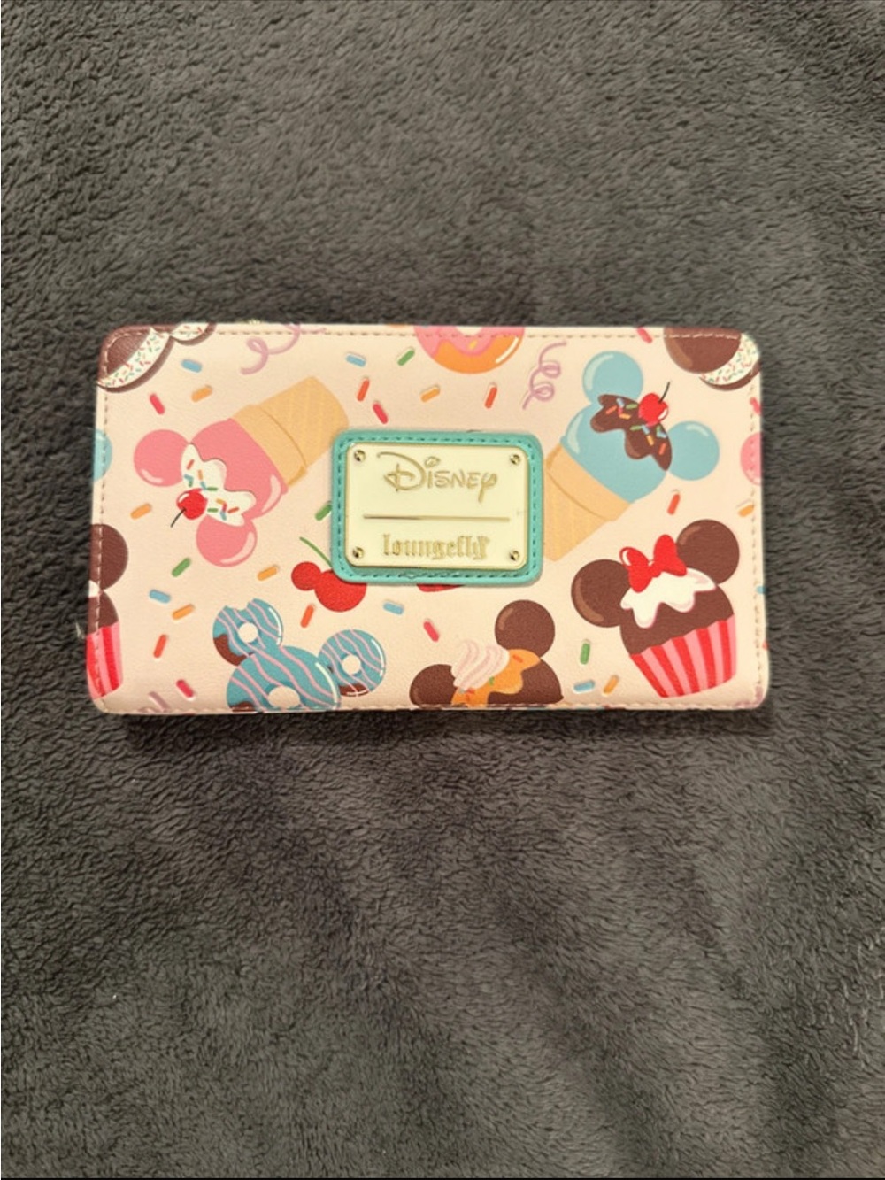 Disney x Loungefly Pink Minnie Mouse Cupcake Wallet